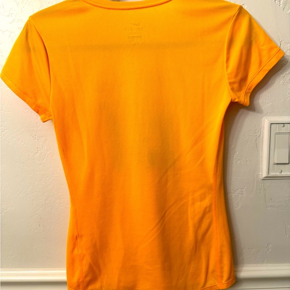 EUC NIKE DRI-FIT ATHLETIC TOP Size XS
Please see all pictures
Worn 1 X - Picture 2 of 4